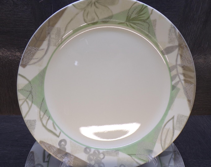 2602 Corelle Vitrelle Textured leaves Dinnerware Beige Green Leaf 10.25" Dinner Plates Set of 4 - Great Surface Condition Rough Edges