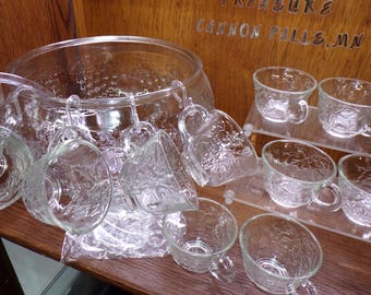 2503 Indiana Glass Celebration 24 pc Vintage Punch Bowl Set - 8.5 qt Bowl, Ladle, 11 Cups & 11 Hooks - Good Condition Scratches on Base
