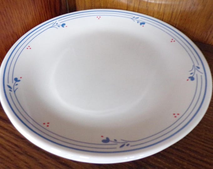 2505 Corelle Country Violets Ivory 10.25" Vintage Dinner Plates Set of 4 with Blue Floral & Red Dots - Good Condition