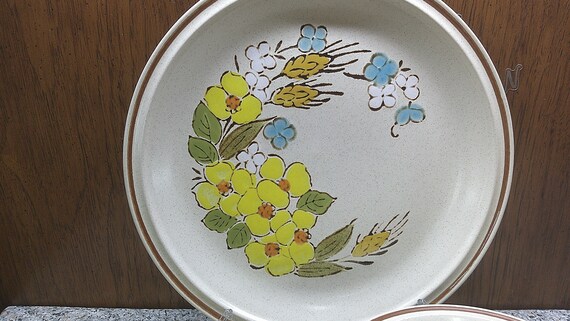 2406 Hearthside Floral Expressions Vintage Hand-decorated