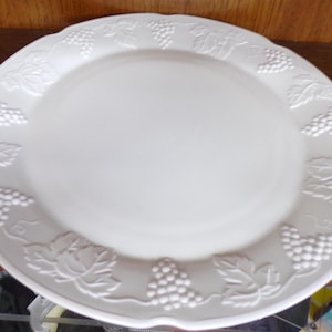 2407 Indiana Glass Colony White Milk Glass Harvest Grape & Leaf Round 14&quot; Vintage Serving Platter - Great Condition