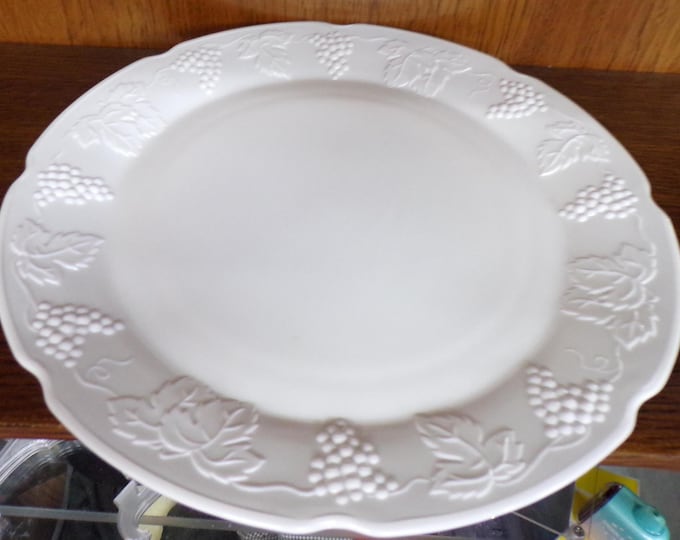 2407 Indiana Glass Colony White Milk Glass Harvest Grape & Leaf Round 14" Vintage Serving Platter - Great Condition
