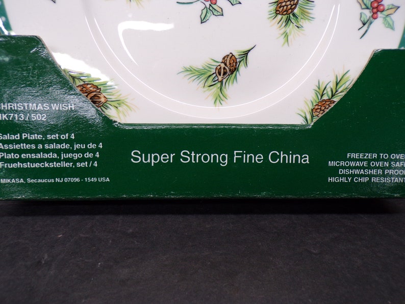 2311 Mikasa Ultima Christmas Wish 8.5 Salad / Snack Plates Set of 4 New