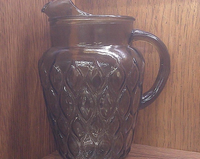 2501 Anchor Hocking Quilted Madrid Diamond Vintage Tawny Brown Glass 9" 82oz Pitcher w/ Ice Catcher Spout - Good Condition