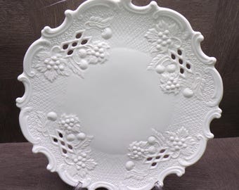2609 Raynaud Limoges Douceurs 11" Platter White Lattice Fruit & Leaf