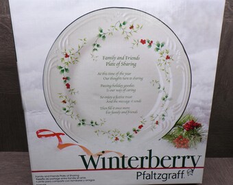 2608 Pfaltzgraff USA Winterberry Vintage 12.25" Family & Friends Plate of Sharing