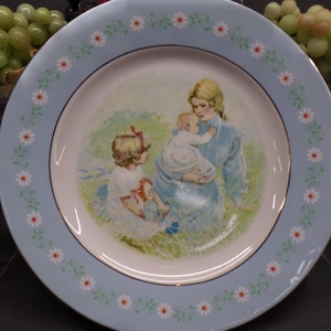 2301 Tenderness Plate Avon Award Special Collectors Edition Beautiful! Vintage 1974 - Great Condition