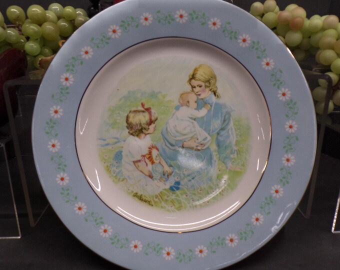 2301 Tenderness Plate Avon Award Special Collectors Edition Beautiful! Vintage 1974 - Great Condition