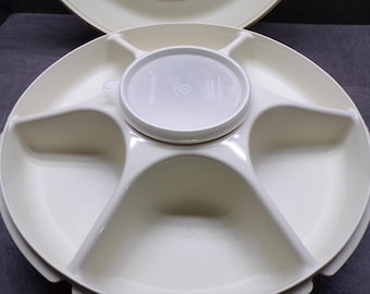 2609 Tupperware Vintage 4 pc Almond 13.5" Vegetable Keeper Tray Transporter with Dip Cup & Covers