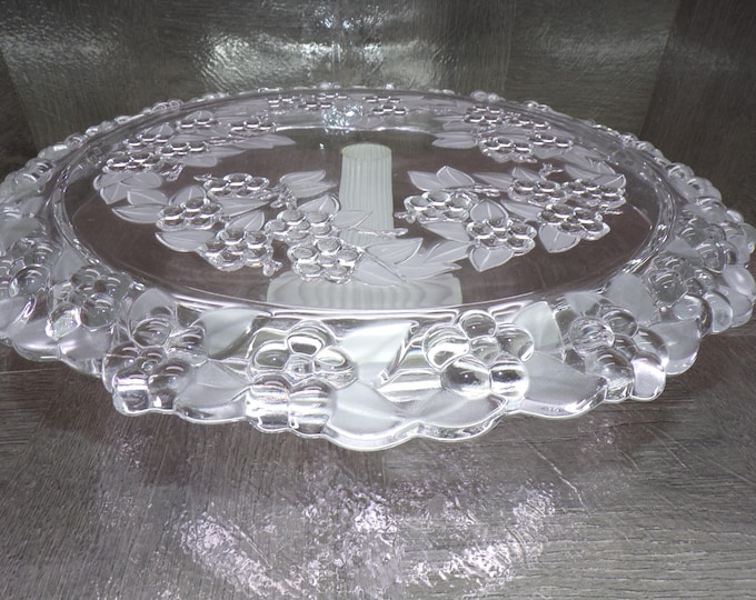 2602 Mikasa Carmen WaltherGlas 13" Holly n Berry Footed Vintage Cake Platter Berries & Frosted Leaves 3.5" Tall- Good Cond. Couple scratches