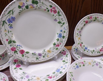2509 Farberware Fine China English Garden #22510.5" Dinner Plates Set of 5 Leaf Pattern Gold Rim- Good Condition Light Wear Choose From List