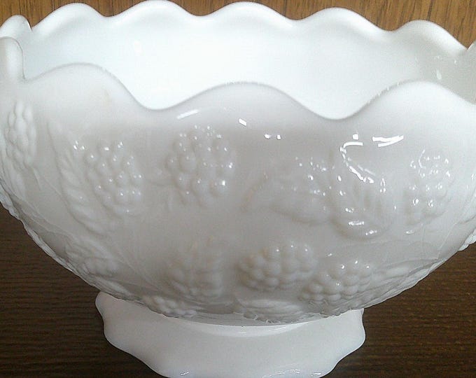 2502 Beautiful Vintage 7" Wide x 4.5" Tall Westmoreland Milk Glass Raised Blackberry w/ Scalloped Rim Open Candy Bowl - Great Condition