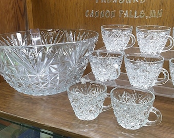 2402 Anchor Hocking Arlington Punch Bowl 18 pc Vintage Set- 6 qt Bowl, Plastic Ladle, 8 Hooks & 8 Cups- Good Condition No Chips No Cracks