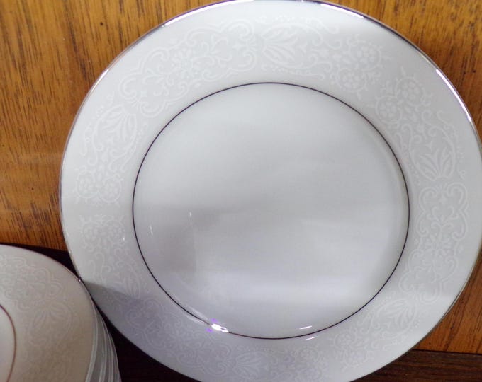 2505 Brentwood Fine China White Lace Vintage 6.25" Bread Plates Set of 7 Platinum Rim - Great Condition