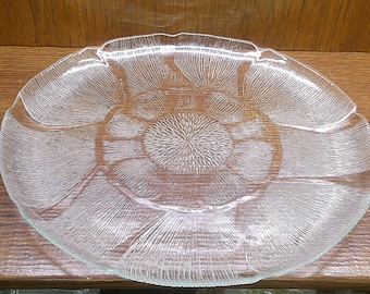 2306 Arcoroc &quot;Fleur&quot; Flower Textured Tempered 13&quot; Wide Platter Tray w/ Petal Pattern Vintage Made in France - Good Condition