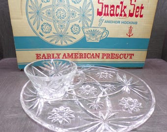 2609 Anchor Hocking Prescut Star of David Vintage Snack Tray Set - (4) Cups & (4) 10" Plates