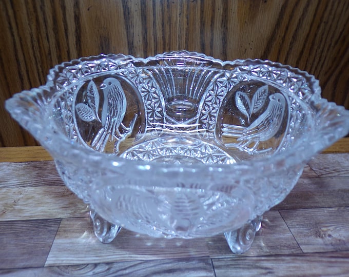2508 Hofbauer Byrdes (birds) 3 Footed 24% Lead Crystal 7.5"W x 4"T Bowl - Great Condition