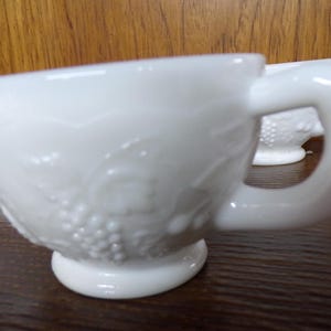 2507 Westmoreland Fruits Vintage Milk Glass Punch / Snack Cups Set of 4 - Pre-owned Great Condition