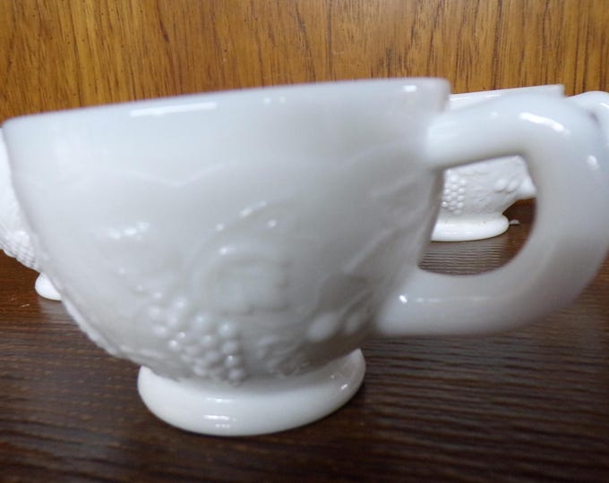 2507 Westmoreland Fruits Vintage Milk Glass Punch / Snack Cups Set of 4 - Pre-owned Great Condition