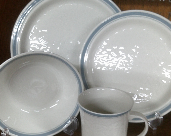 2411 Royal Doulton Tracery Mist Vintage 1985 Textured Leaf & Vine Dinnerware Made in England - Excellent Condition Choose from List: