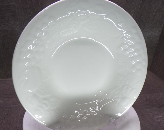 2602 Sauvignon Stoneware Raised Fruit White 8" Discontinued Bowls Set of 4- Great Condition
