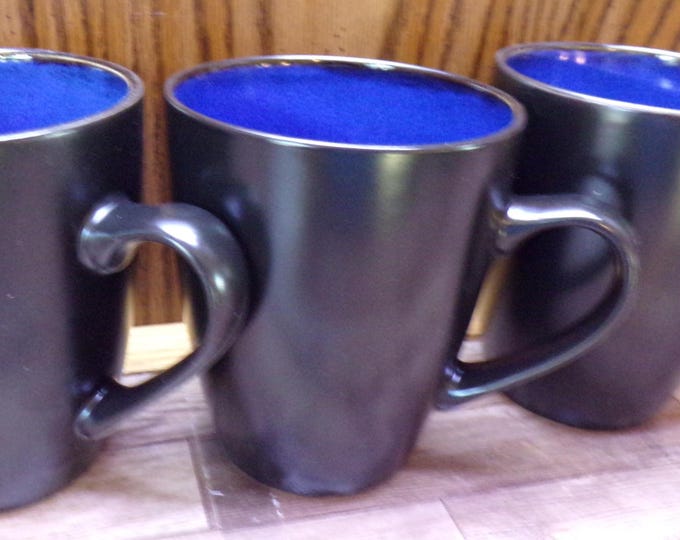 2511 Gibson Elite Soho Black Coffee Mugs Blue Inside 12 oz 4.25" Set of 3 - Great Condition