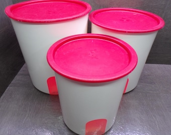 2605 Tupperware One Touch Reminder Window Canisters White w/Red Lids 6 Piece Set USA - Good Condition Good Tight Seal