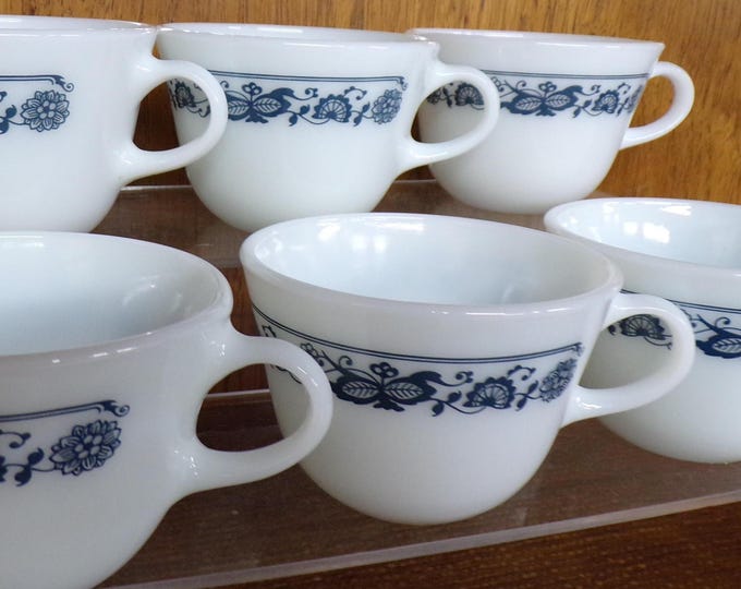 2507 Pyrex Old Town Blue Onion Milk Glass 8 oz Coffee / Tea Cups Set of 6 - Pre-owned Great Condition