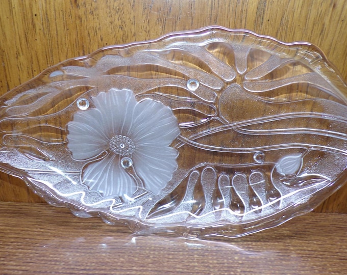 2506 Leaf Shaped Vintage Clear Glass Tray 12.5" x 6.5" with Frosted Satin Flower - Great Condition
