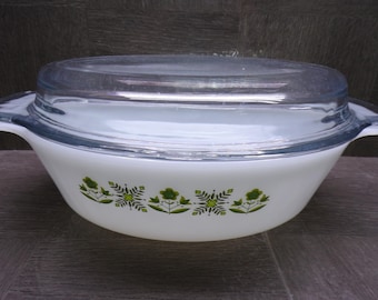 2608 Anchor Fireking Meadow Green 1.5 qt #433 Oven-Proof Tempered Milk Glass Casserole Baker with Clear Lid