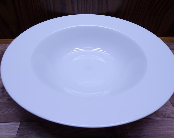 2509 White Porcelain 12" Flat Rim Vintage Vegetable Serving Bowl - Excellent Condition