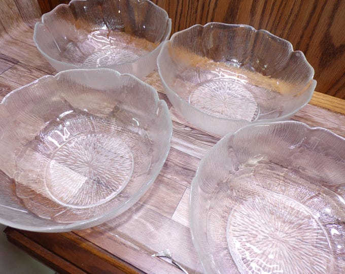 2509 Arcoroc "Fleur" Flower Textured Tempered 7" Vintage Bowls w/ Petal Pattern Set of 4 Made in France - Great Condition