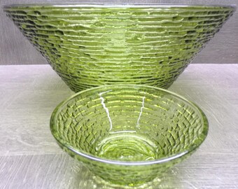 2605 Anchor Hocking Vintage Soreno Avocado Green Textured Glass 2 pc Bowl Set 11.5" & 4.75"
