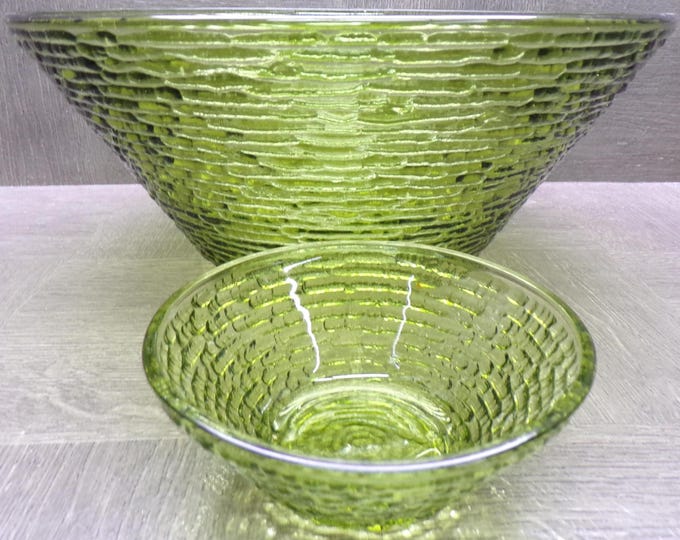 2605 Anchor Hocking Vintage Soreno Avocado Green Textured Glass 2 pc Bowl Set 11.5" & 4.75"