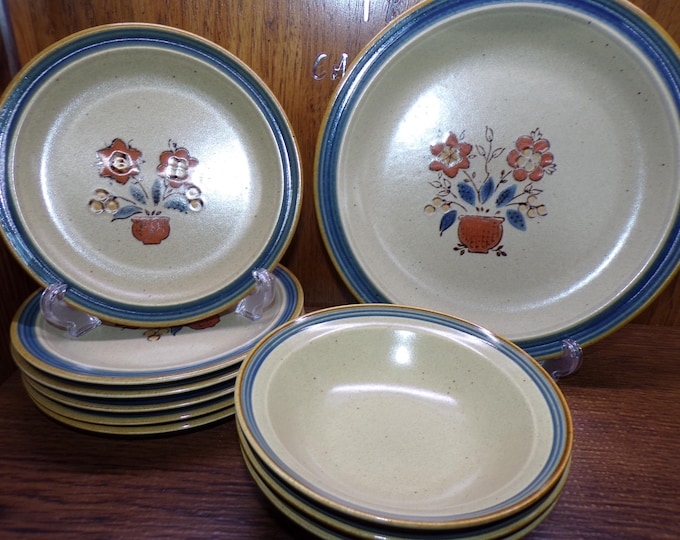 2505 International Round-up SY7940 Frontier Stoneware 10 pc Set Made in Japan - Great Condition List in Description