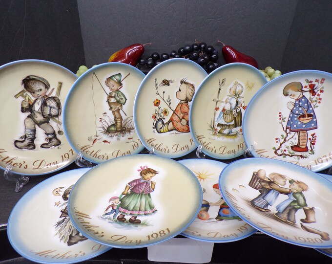 2309 Avon Mothers Day Plates Sister Berta Hummel Limited Series Vintage Set of 10- 1972 through 1981- Great Condition