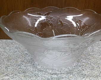 2407 KIG Glass Malaysia Carnation Punch Bowl/ Salad Bowl Beautiful Vintage 12.5" Textured Glass w/Embossed Lillies - Great Condition No Cups