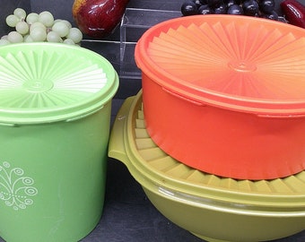 Tupperware 3 pc Vintage Containers w/Starburst Lids all are in Good Condition w/ Some Wear & Light Scratches