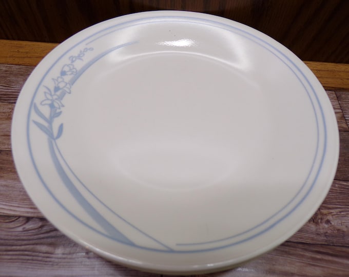 2509 Corelle Blue Lily 6.75" Bread / Dessert Plates Set of 7 Blue Floral on Almond - Great Condition