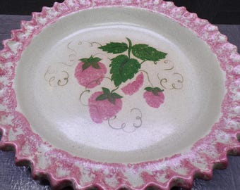 2609 Pink Sponge Stoneware Strawberry 10" Pie Plate Pan Serving Dish