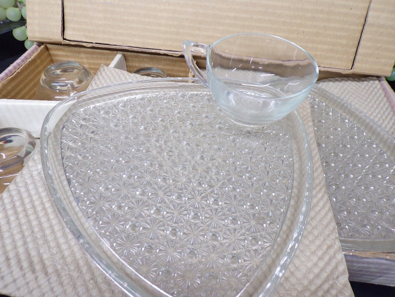 2311 Indiana Glass Antique Crystal Daisy & Button 8 Pc Vintage Snack