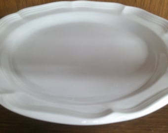 2411 Mikasa F9000 French Countryside Stoneware 12.5" Ivory Chop Plate / Platter - Great Condition