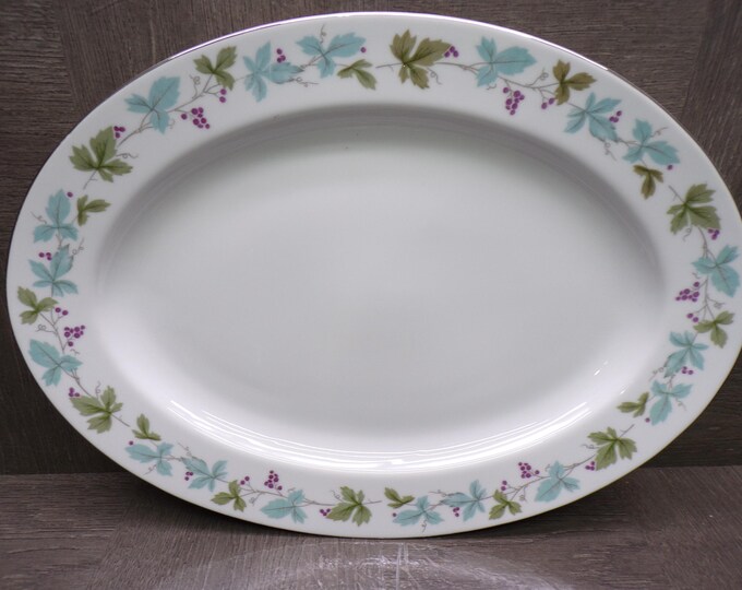 2602 MS Vintage Pattern #6701 Grapevine Leaves Fine China 14.25" x 10.5" Oval Platter - Great Condition