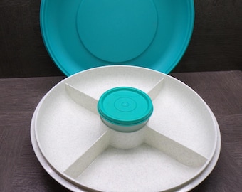 2608 Tupperware 10.5" Small Serving Center 4 pc Vintage Divided Dish Container White with Turquoise Lid & Dip Cup