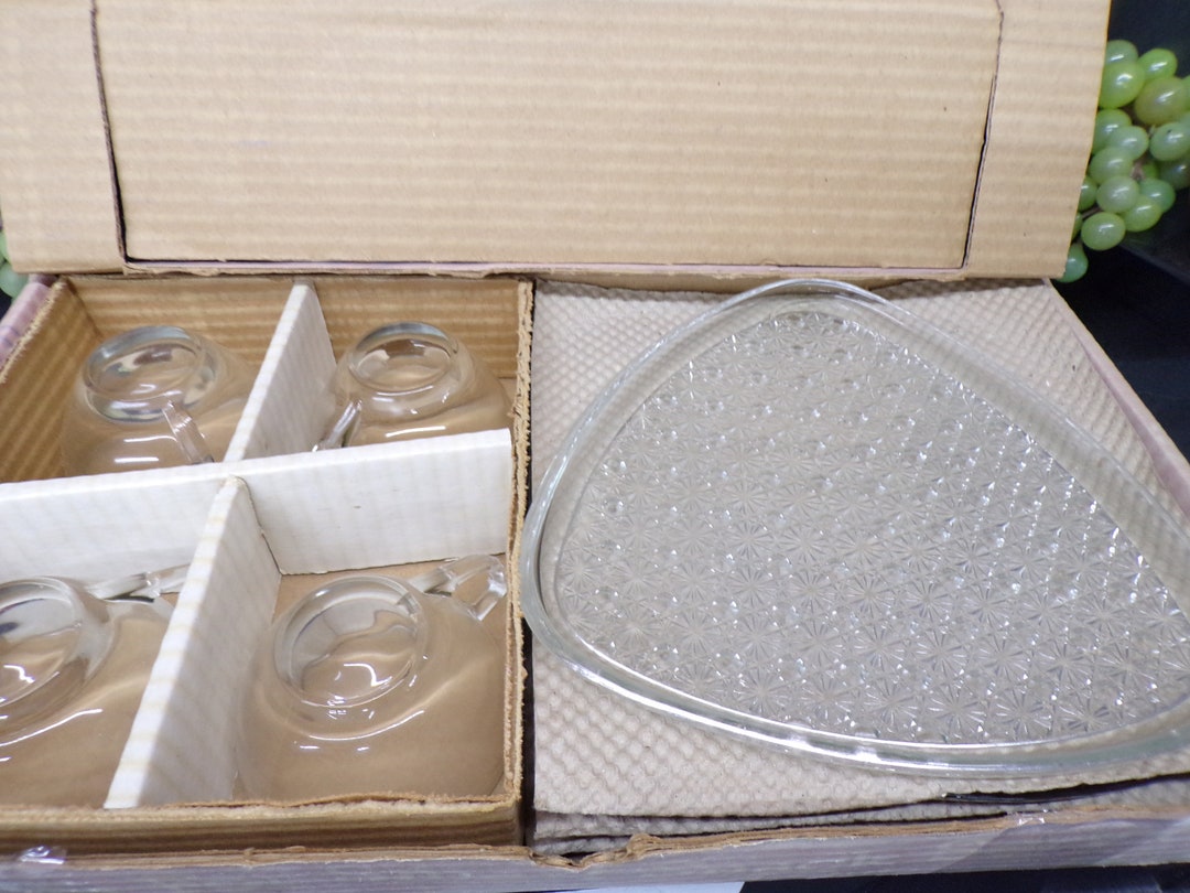 2311 Indiana Glass Antique Crystal Daisy & Button 8 Pc Vintage Snack