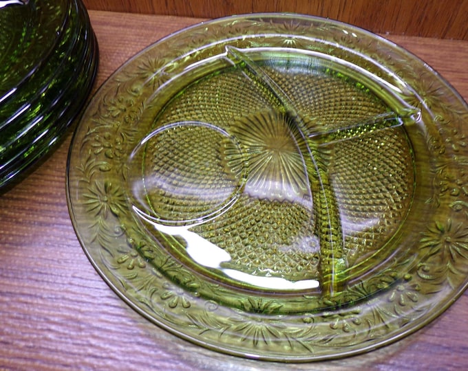 2507 Avocado Green Daisy 10.25" Vintage Divided Grill Plates Snack Trays Set of 6 by Indiana Glass - Pre-owned Great Condition