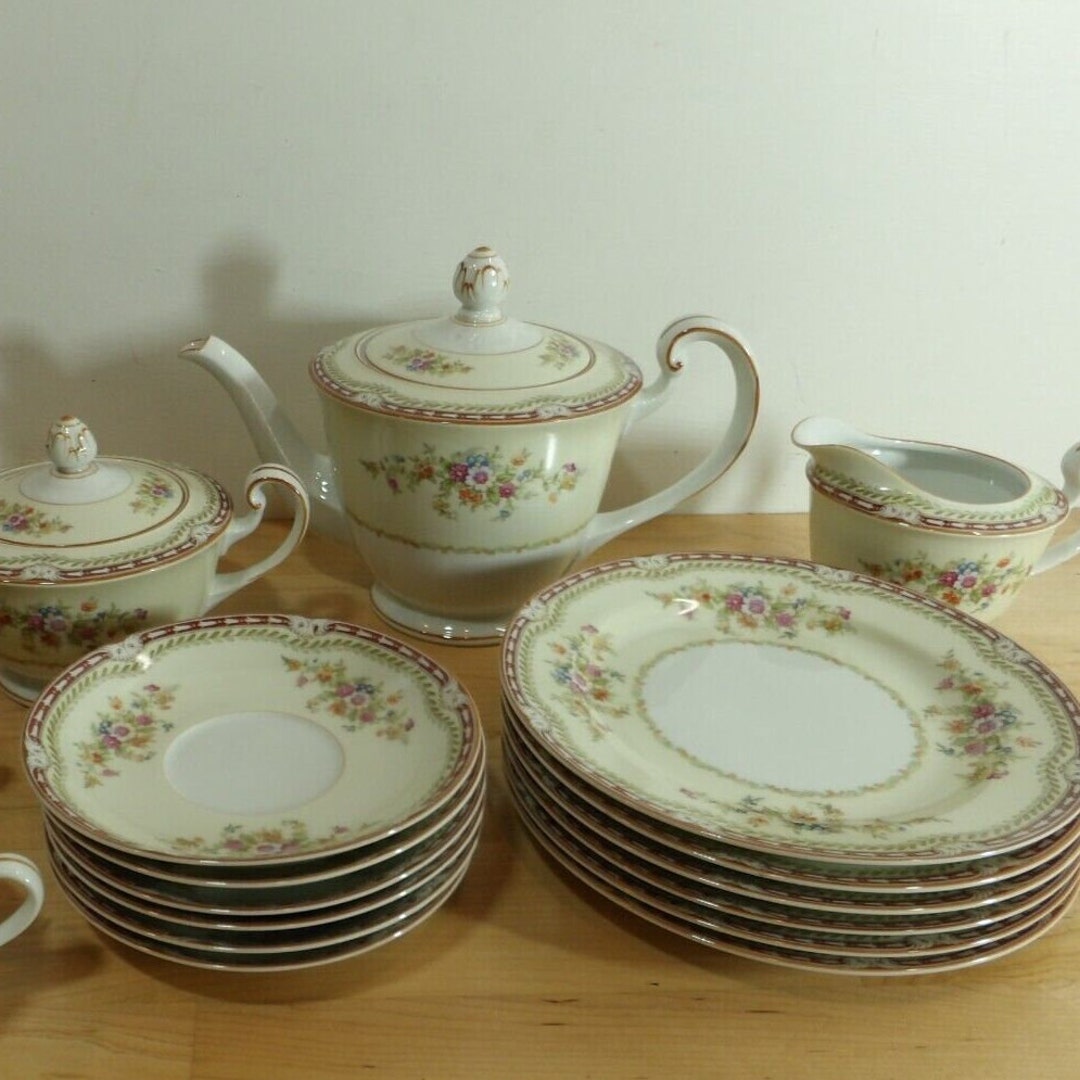2309 Noritake Toki Kaisha Nippon N2632 Burgandy Red Edge 2309 Noritake Toki Kaisha Nippon N2632 Burgandy Red Edge