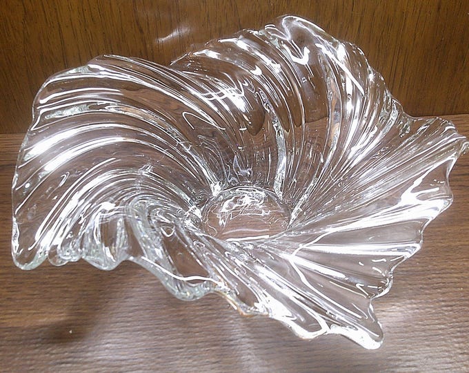 2411 Mikasa Original Walther-Glas Belle Epoque 11" Beautiful Wavy Crystal Vintage Center piece Bowl - Great Condition No Chips or Cracks