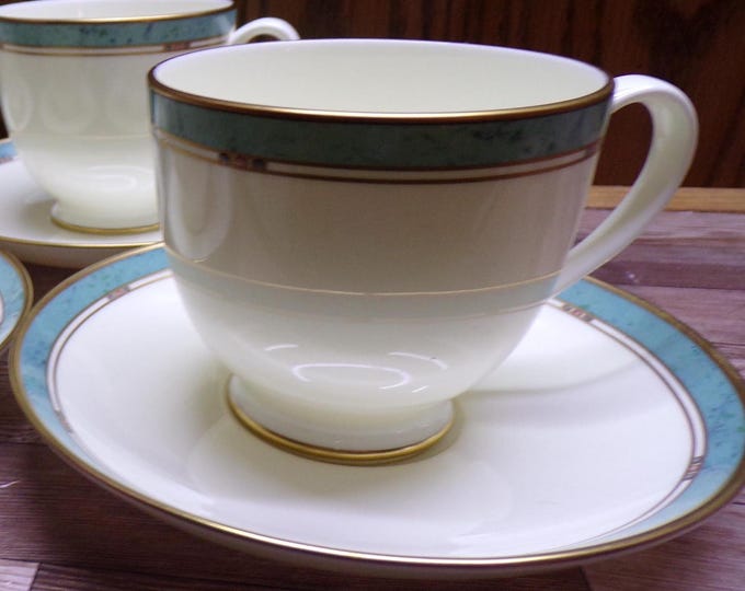 2510 Pfaltzgraff Patina Pattern 8 pc Set Bone China Teacup and Saucer (4) Cups & (4) Saucers Gold Accent - Great Condition