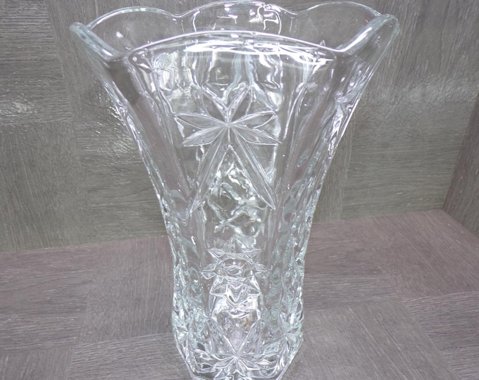 2602 Anchor Hocking Prescut Star of David Vintage 10" Vase - Air Bubble Defect on Rim (See Pic) Otherwise Great Condition